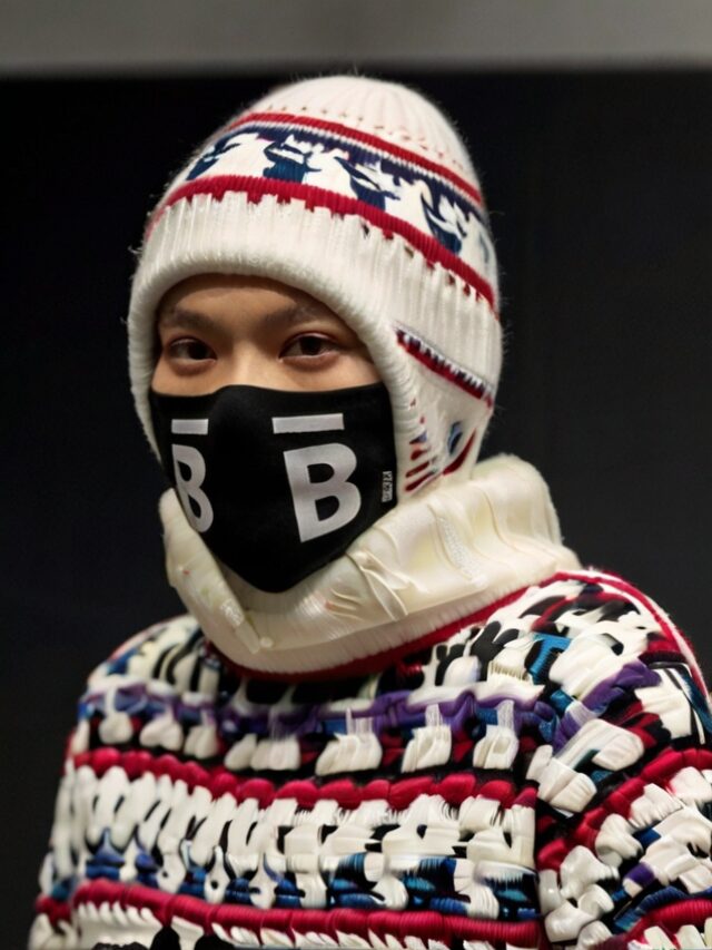 Balenciaga Ski Mask: A Blend of Style and Functionality